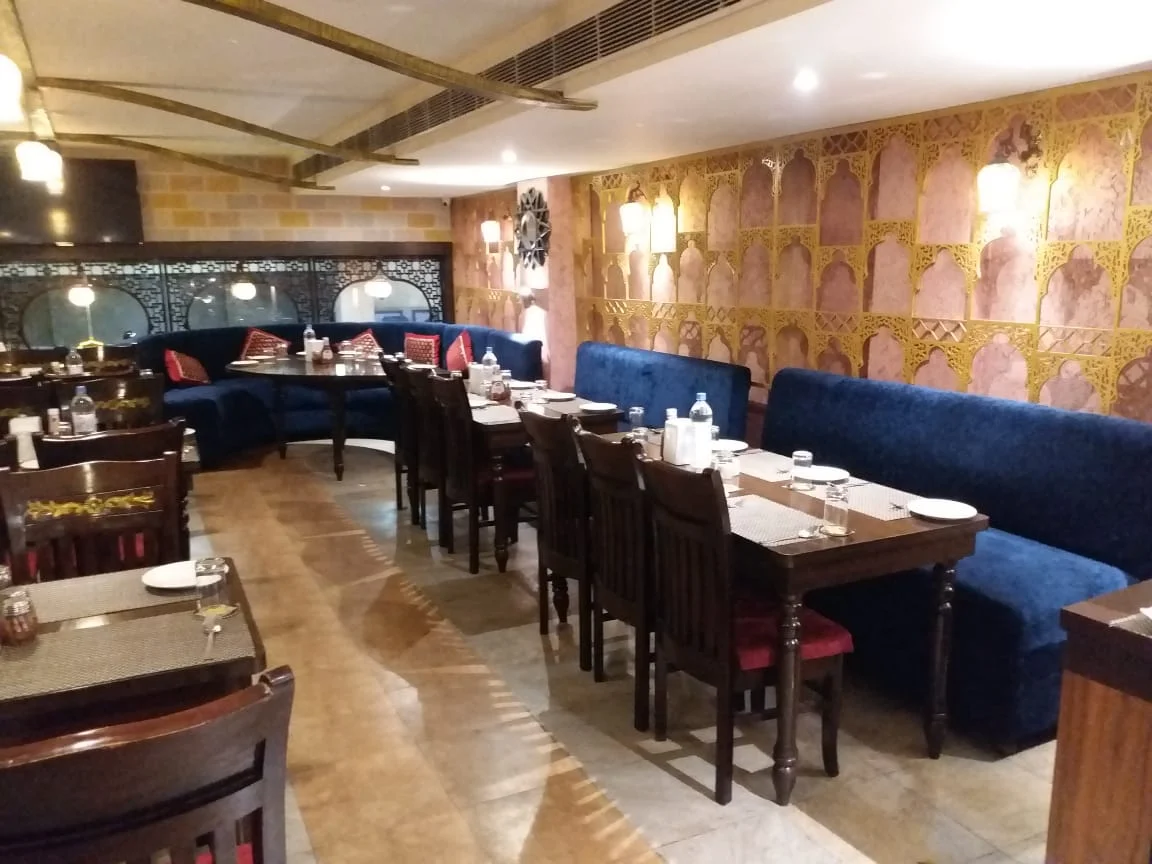 The Unique Cafe Bar