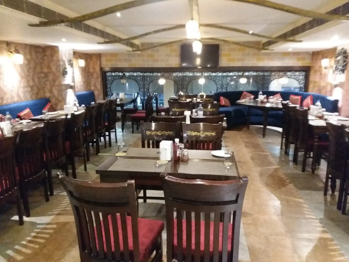 The Unique Cafe Bar