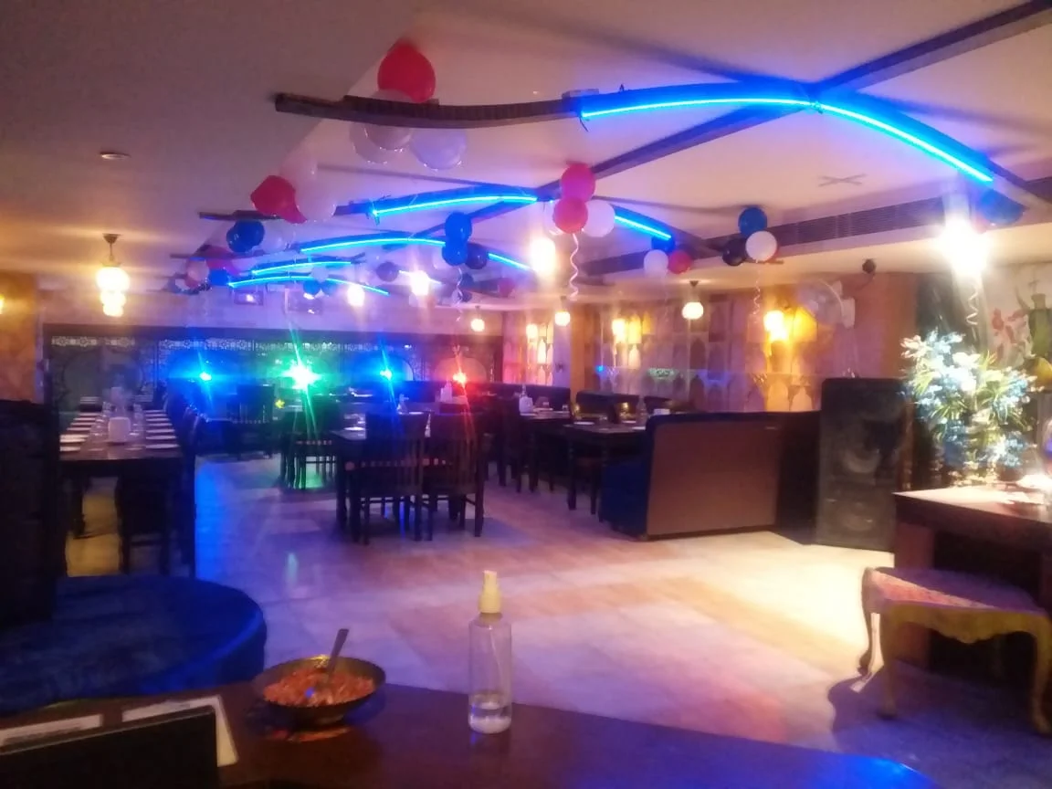 The Unique Cafe Bar